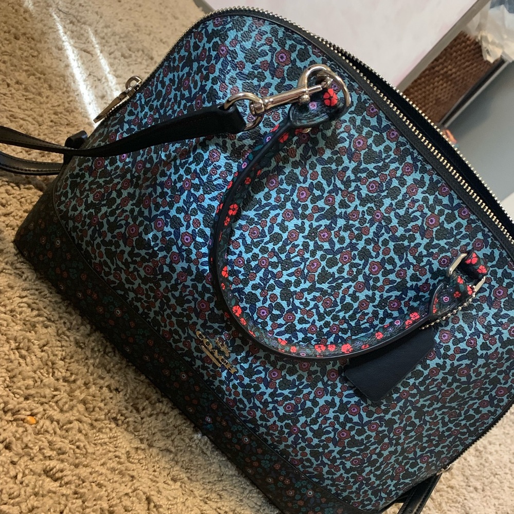 Coach tote purse!